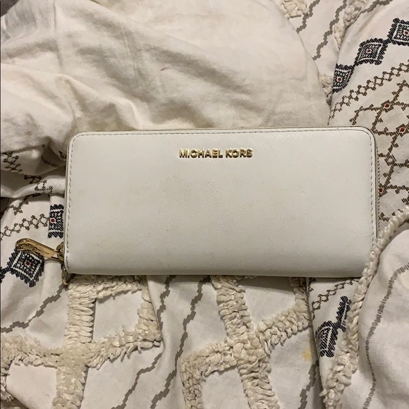 Michael Kors Handbags - michael kors continental wallet